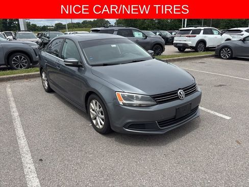 Used 2014 Volkswagen Jetta SE FWD image 2