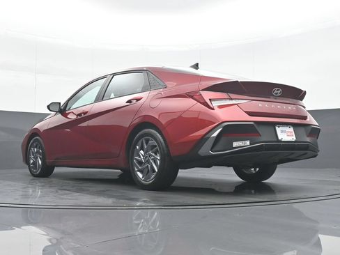 Used 2024 Hyundai Elantra SEL FWD image 28