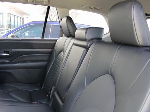 Used 2024 Toyota Grand Highlander XLE image 16