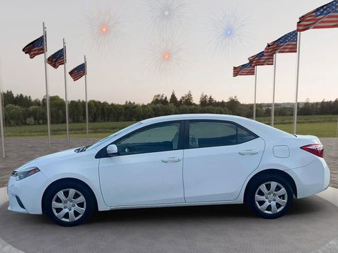 Used 2015 Toyota Corolla LE FWD image 4