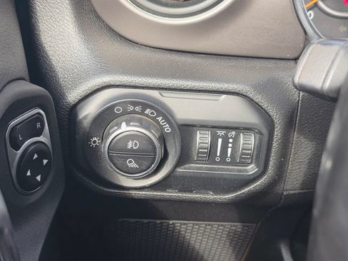 Used 2021 Jeep Gladiator Sport AWD/4WD image 32