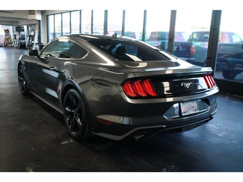 Used 2020 Ford Mustang Coupe RWD image 5