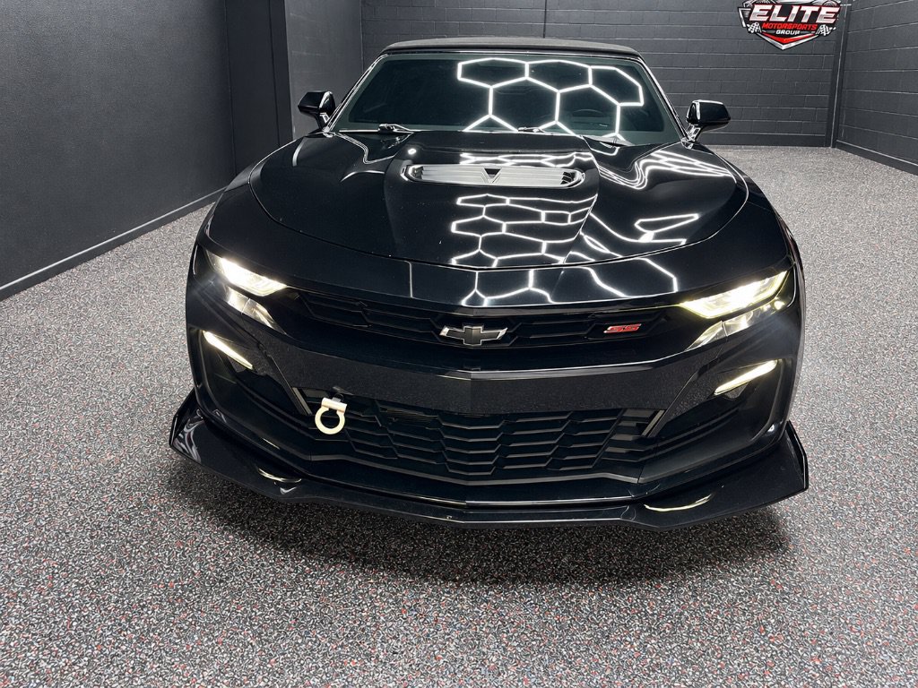 Used 2020 Chevrolet Camaro SS RWD image 2