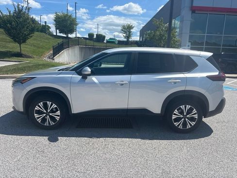Used 2023 Nissan Rogue SV AWD/4WD image 12