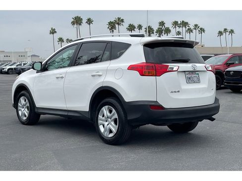 Used 2013 Toyota RAV4 LE FWD image 3