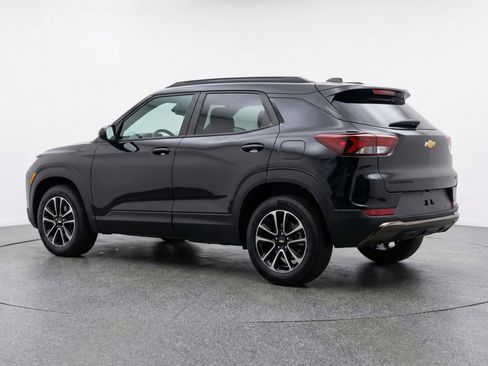 Used 2025 Chevrolet TrailBlazer LT image 6