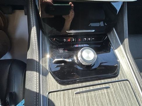 Used 2024 Jeep Wagoneer Series II image 16