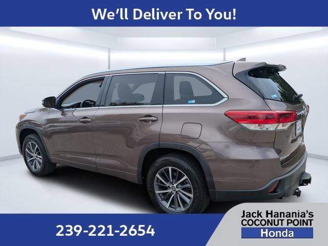 Used 2018 Toyota Highlander XLE FWD image 6