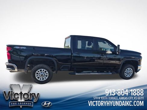 Used 2025 Chevrolet Silverado 2500 LT w/ Convenience Package AWD/4WD image 6