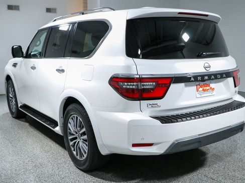 Used 2023 Nissan Armada SL w/ Captain's Chairs Package RWD image 9