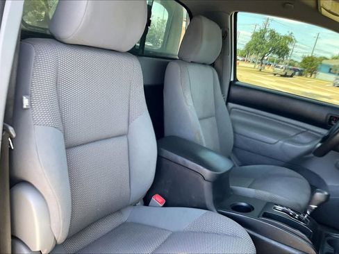 Used 2014 Toyota Tacoma 4x4 Regular Cab image 10