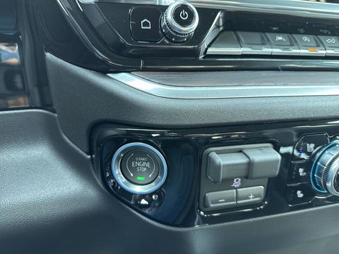 New 2026 GMC Sierra 1500 SLT w/ SLT Convenience Package image 27