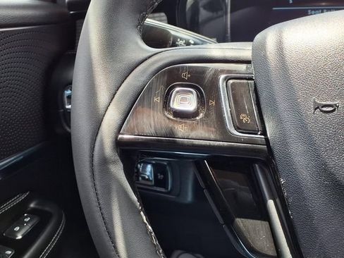 Certified 2023 Lincoln Corsair FWD image 17