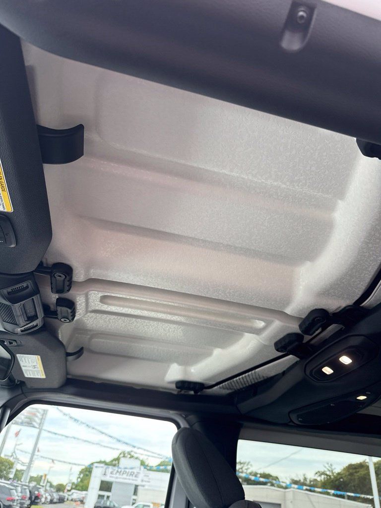 Used 2024 Jeep Wrangler Sport AWD/4WD image 22