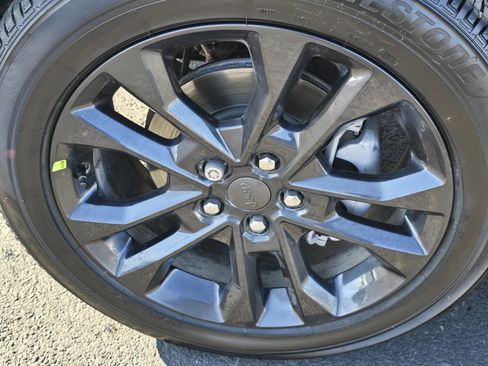 New 2026 Jeep Grand Cherokee Limited Reserve image 12