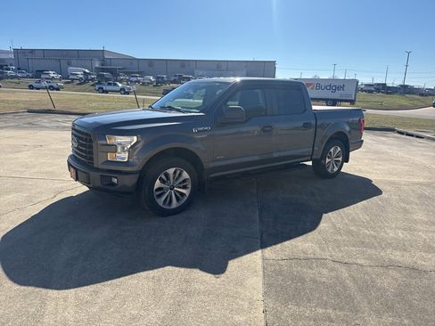 Used 2017 Ford F150 XL w/ Equipment Group 101A Mid image 8
