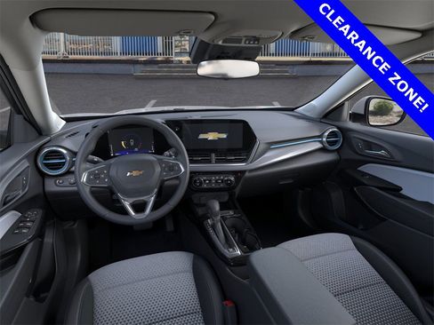 New 2025 Chevrolet Trax LT w/ Driver Confidence Package image 15