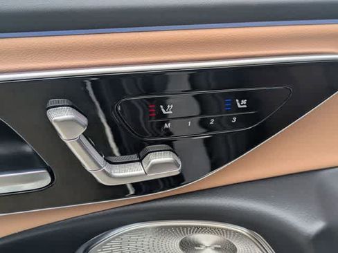 Used 2025 Mercedes-Benz E 350 4MATIC Sedan image 16