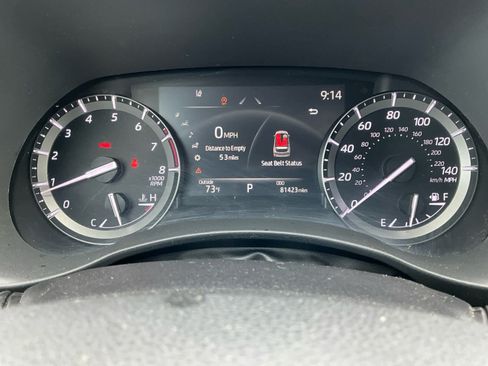 Used 2021 Toyota Highlander XLE AWD/4WD image 17