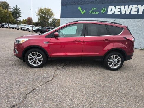 Used 2018 Ford Escape SE w/ SE Sync 3 Package image 2