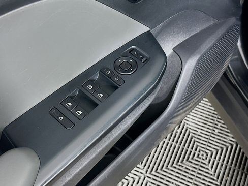 Used 2025 Kia K4 LXS image 15