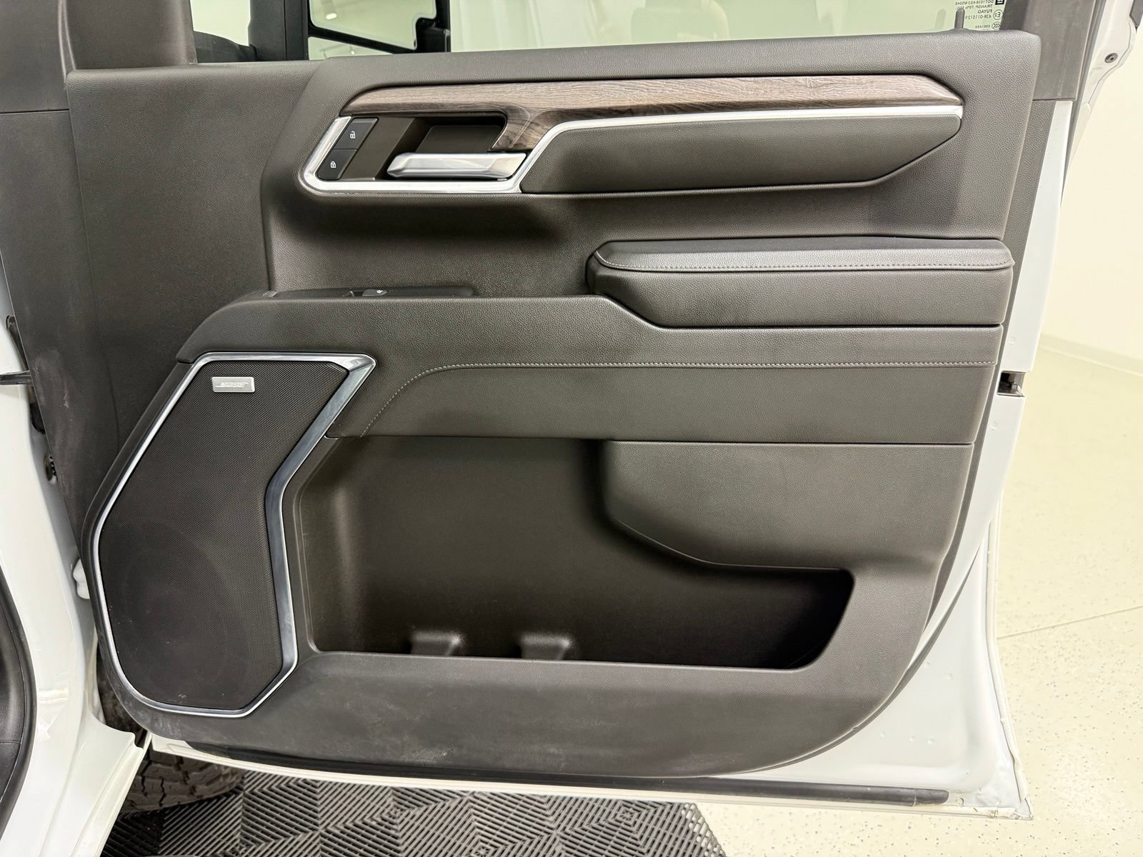 Used 2024 Chevrolet Silverado 2500 LTZ w/ LTZ Convenience Package AWD/4WD image 37