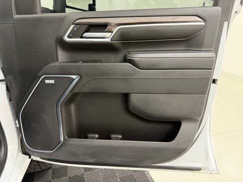 Used 2024 Chevrolet Silverado 2500 LTZ w/ LTZ Convenience Package AWD/4WD image 37