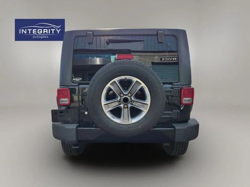 Used 2015 Jeep Wrangler Sahara w/ Dual Top Group AWD/4WD image 4