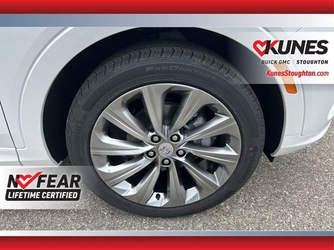 New 2025 Buick Envista Avenir image 16