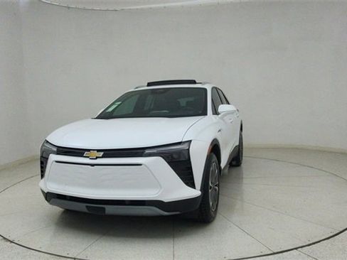 Used 2024 Chevrolet Blazer EV LT image 65