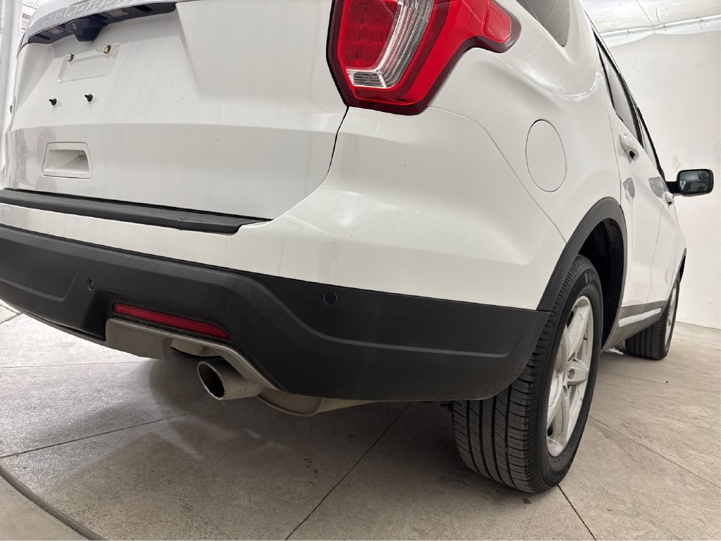 Used 2018 Ford Explorer XLT FWD image 23