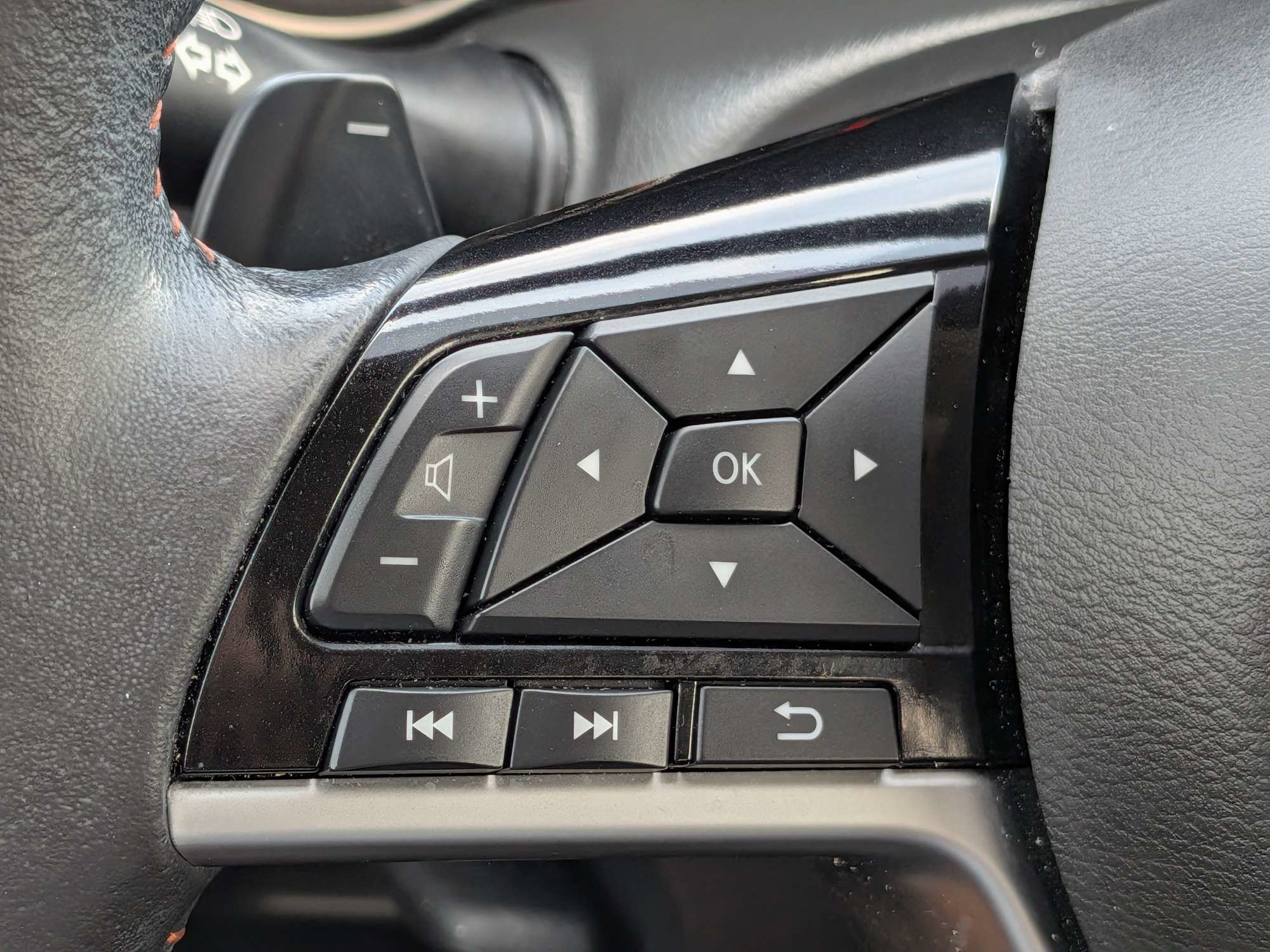 Used 2024 Nissan Altima 2.5 SR w/ SR Premium Package FWD image 24