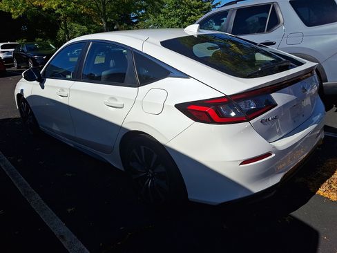 Used 2024 Honda Civic EX-L image 4