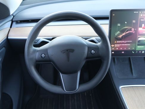 Used 2023 Tesla Model Y AWD image 16