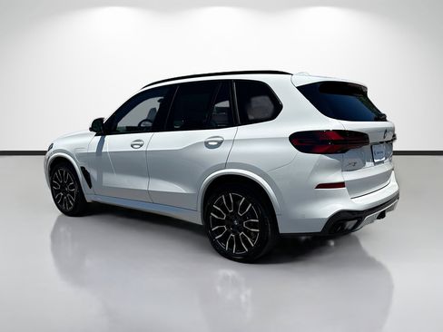New 2026 BMW X5 xDrive50e w/ Executive Package AWD/4WD image 5