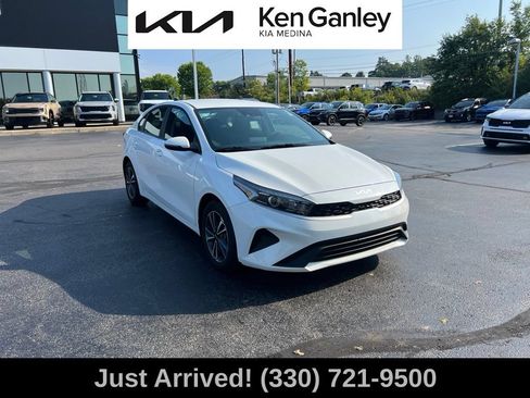 Certified 2024 Kia Forte LXS w/ LXS Technology Package FWD image 3