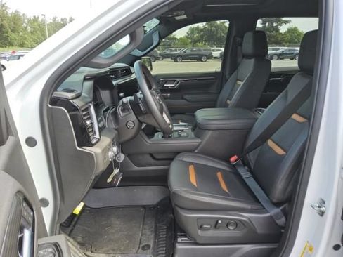 Used 2025 GMC Sierra 1500 AT4 w/ AT4 Premium Package AWD/4WD image 3