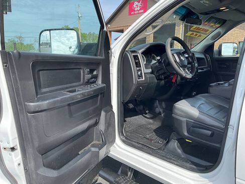 Used 2017 RAM 2500 Tradesman image 28