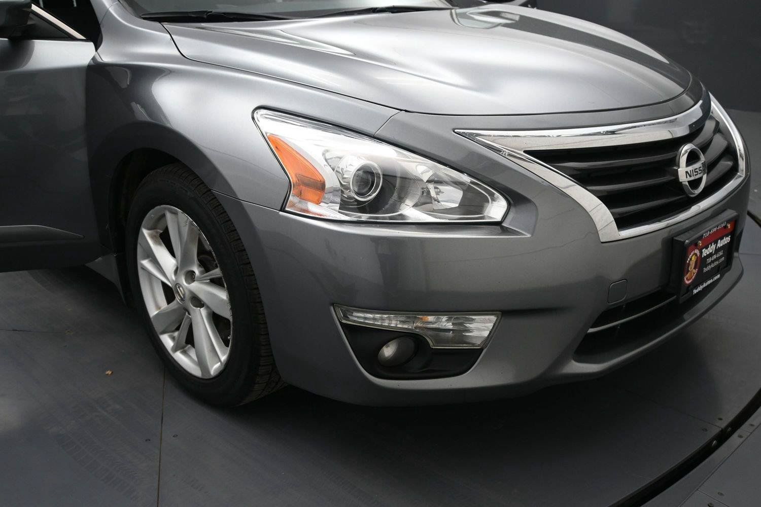 Used 2015 Nissan Altima 2.5 SL w/ Technology Package FWD image 17