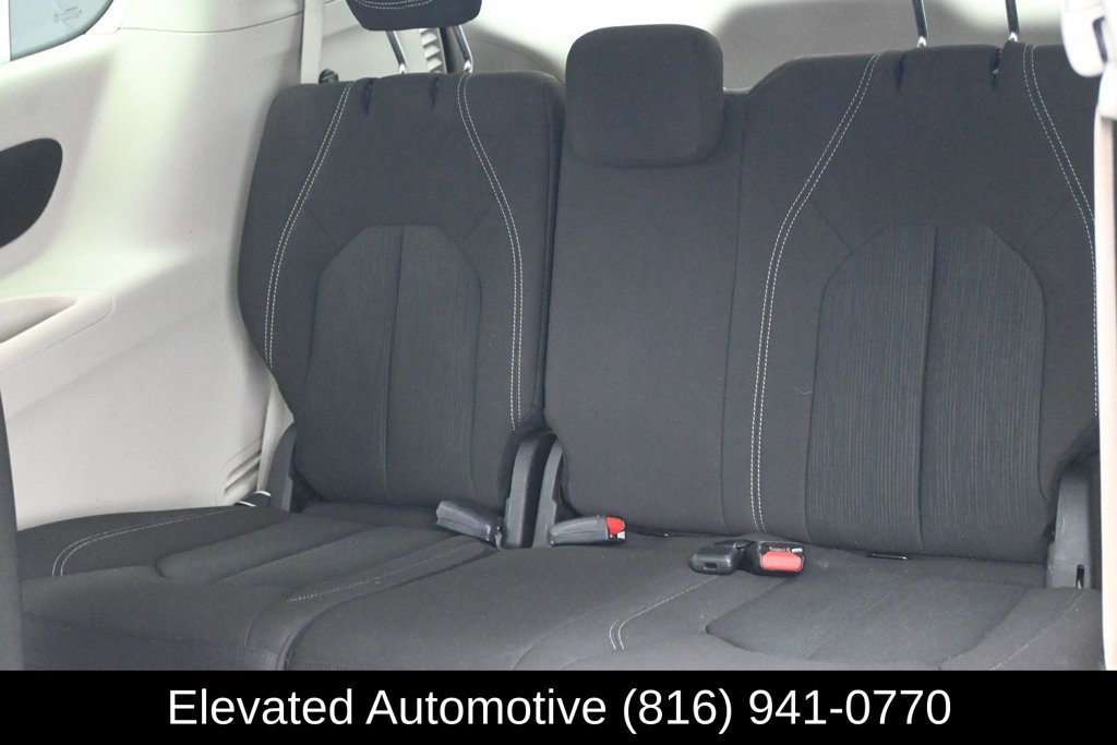 Used 2023 Chrysler Voyager LX FWD image 19