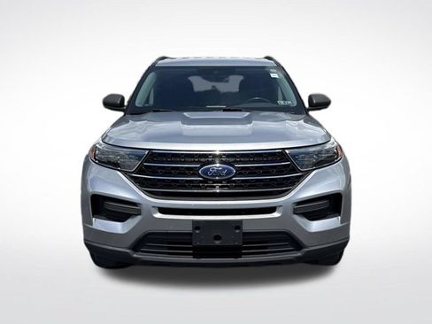 Used 2020 Ford Explorer XLT w/ Comfort Package AWD/4WD image 2