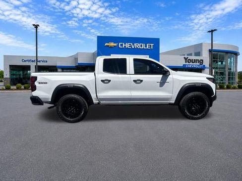 Used 2024 Chevrolet Colorado Trail Boss w/ Advanced Trailering Package AWD/4WD image 8