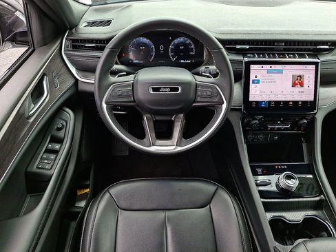 Used 2024 Jeep Grand Cherokee L Limited AWD/4WD image 11