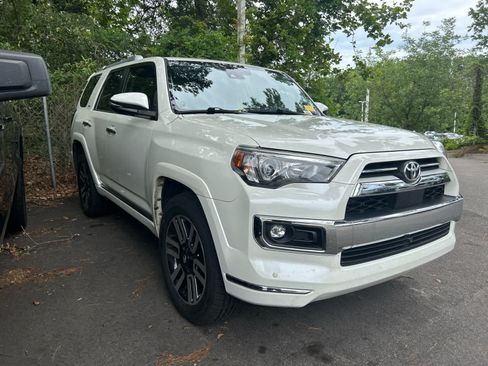 Used 2023 Toyota 4Runner Limited AWD/4WD image 3
