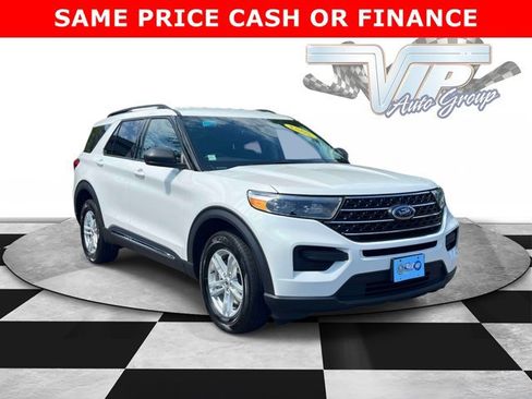 Used 2023 Ford Explorer XLT AWD/4WD image 1