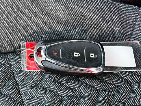 Used 2023 Chevrolet Equinox LT w/ LPO, Floor Liner Package image 32