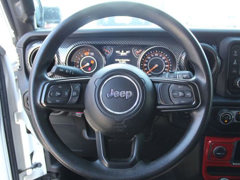 Used 2021 Jeep Wrangler Unlimited Sport image 18