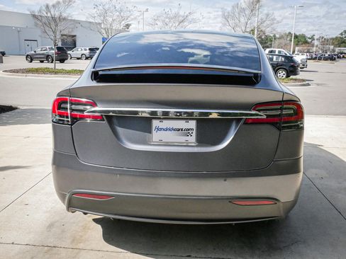 Used 2021 Tesla Model X Long Range image 10