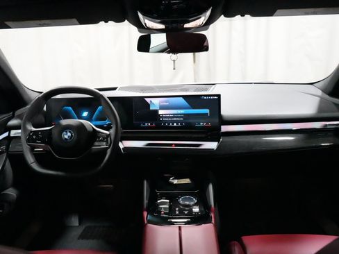Used 2026 BMW i5 eDrive40 AWD/4WD image 8