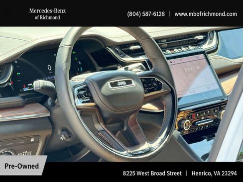 Used 2024 Jeep Grand Cherokee Summit w/ Luxury Tech Group V image 11